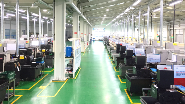 Automatic Transfer Device for Multiple Materials and Multiple Processing Machines